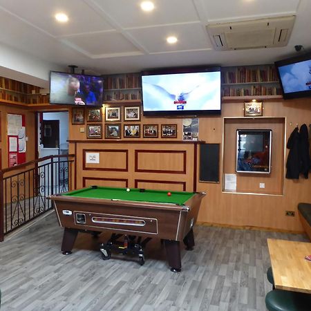 The Red Lion Tavern Fochabers Exteriör bild